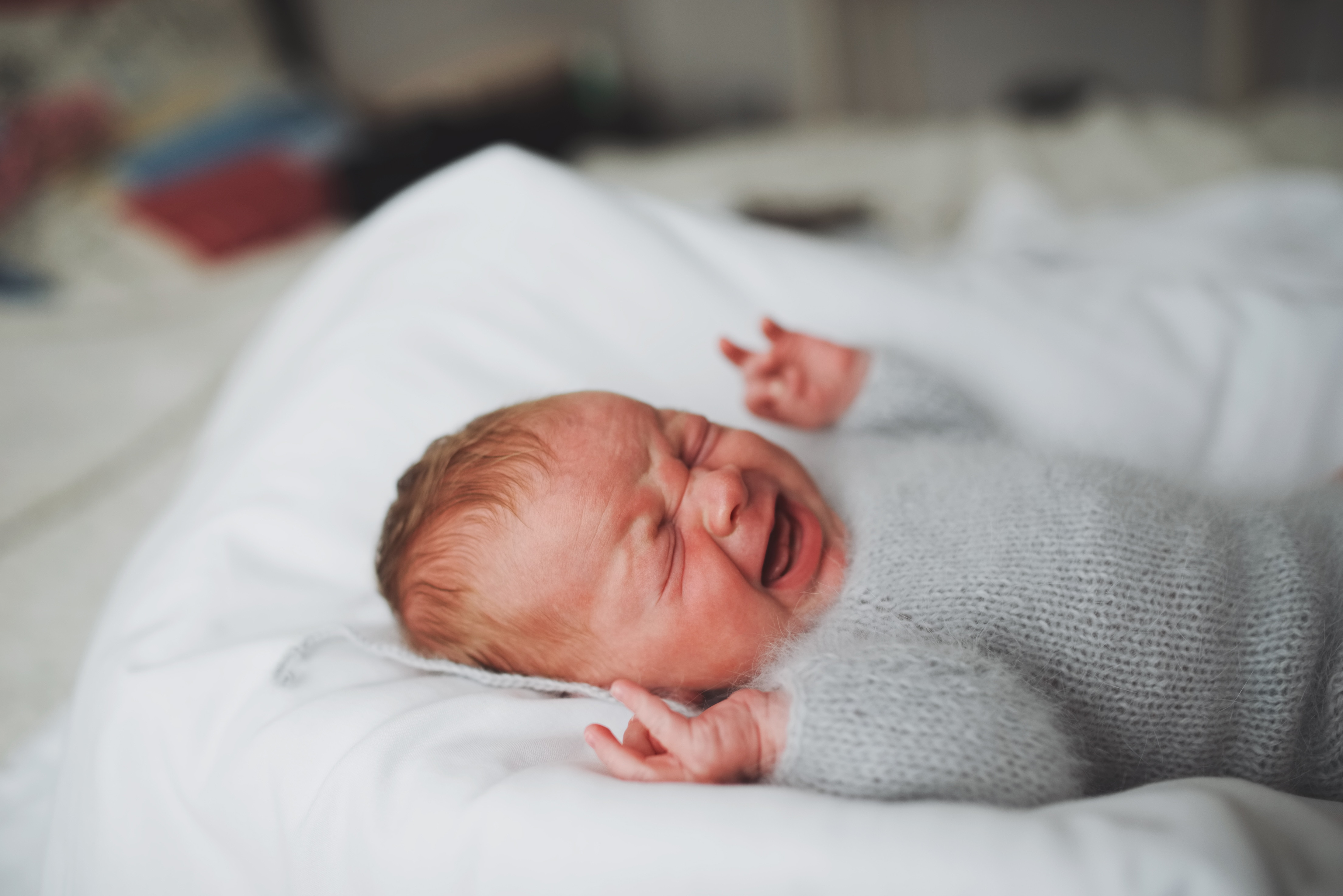 Płacz dziecka a problemy z brzuszkiem – jak rozpoznać kolkę?
